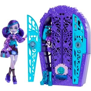 Monster High Skulltimate Secrets Garden Mysteries Twyla Doll + Closet NEW